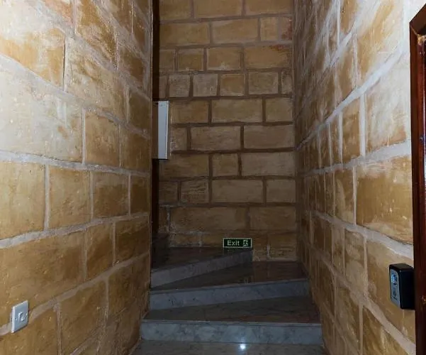 Old Well * 발레타