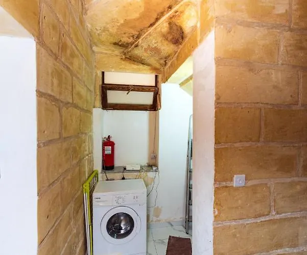 Old Well Apartment *